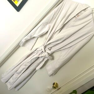 The Luxor Las Vegas Hotel Spa Luxury Plush Robe - White, Belted - One Size